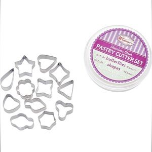 Winco CST-32 Stainless Steel 12-Piece Pastry Cutter Set With Storage Container